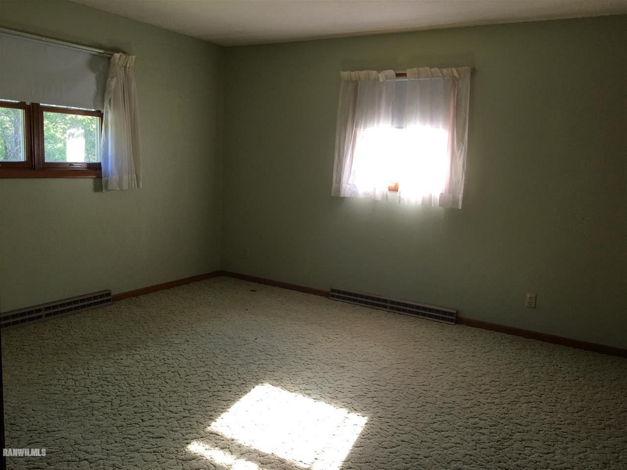8305 Dean Road Savanna, IL 61074 - Photo 8 of 12 Gallery Image 8
