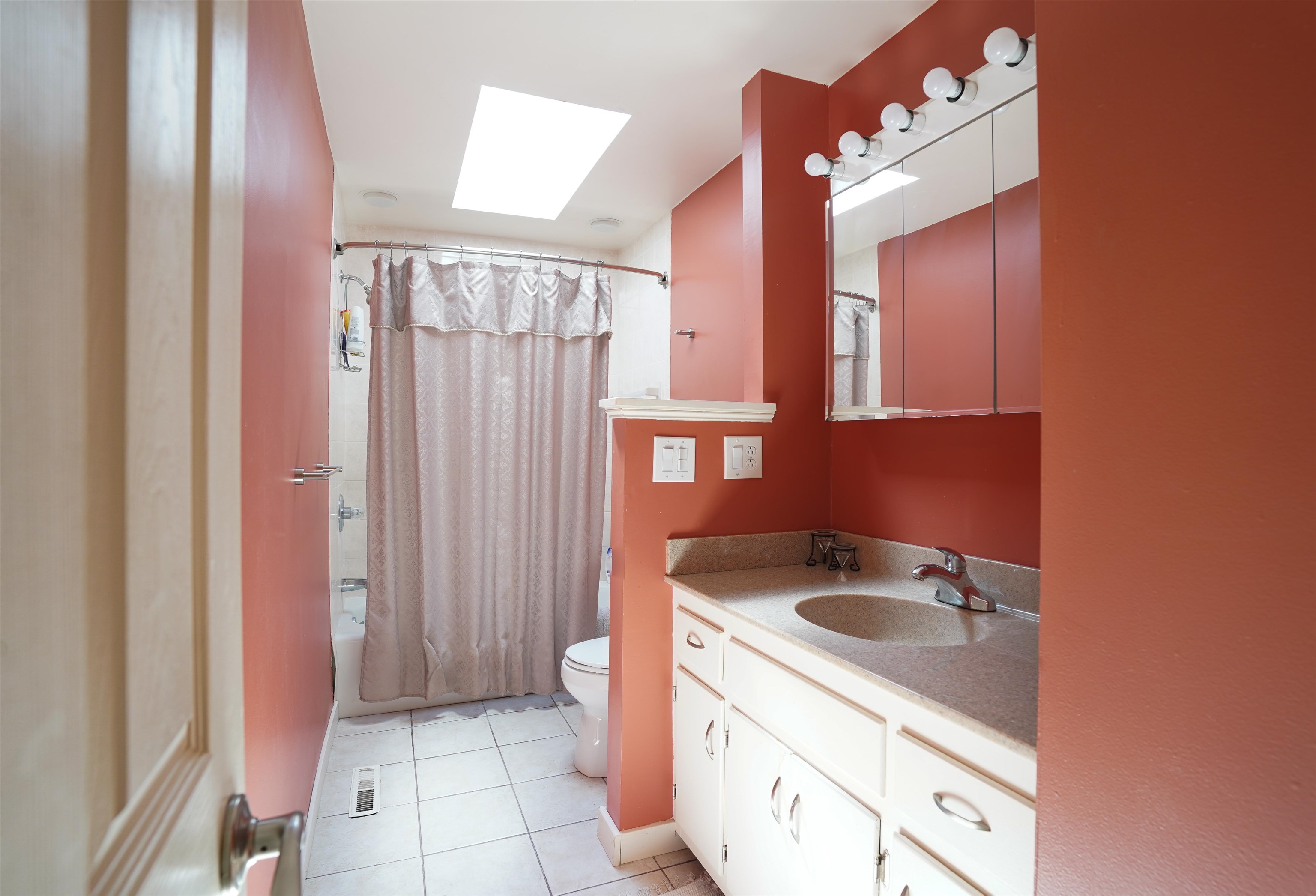 54 Hooker Farm Road Salem, NH 03079 - Photo 11 of 24