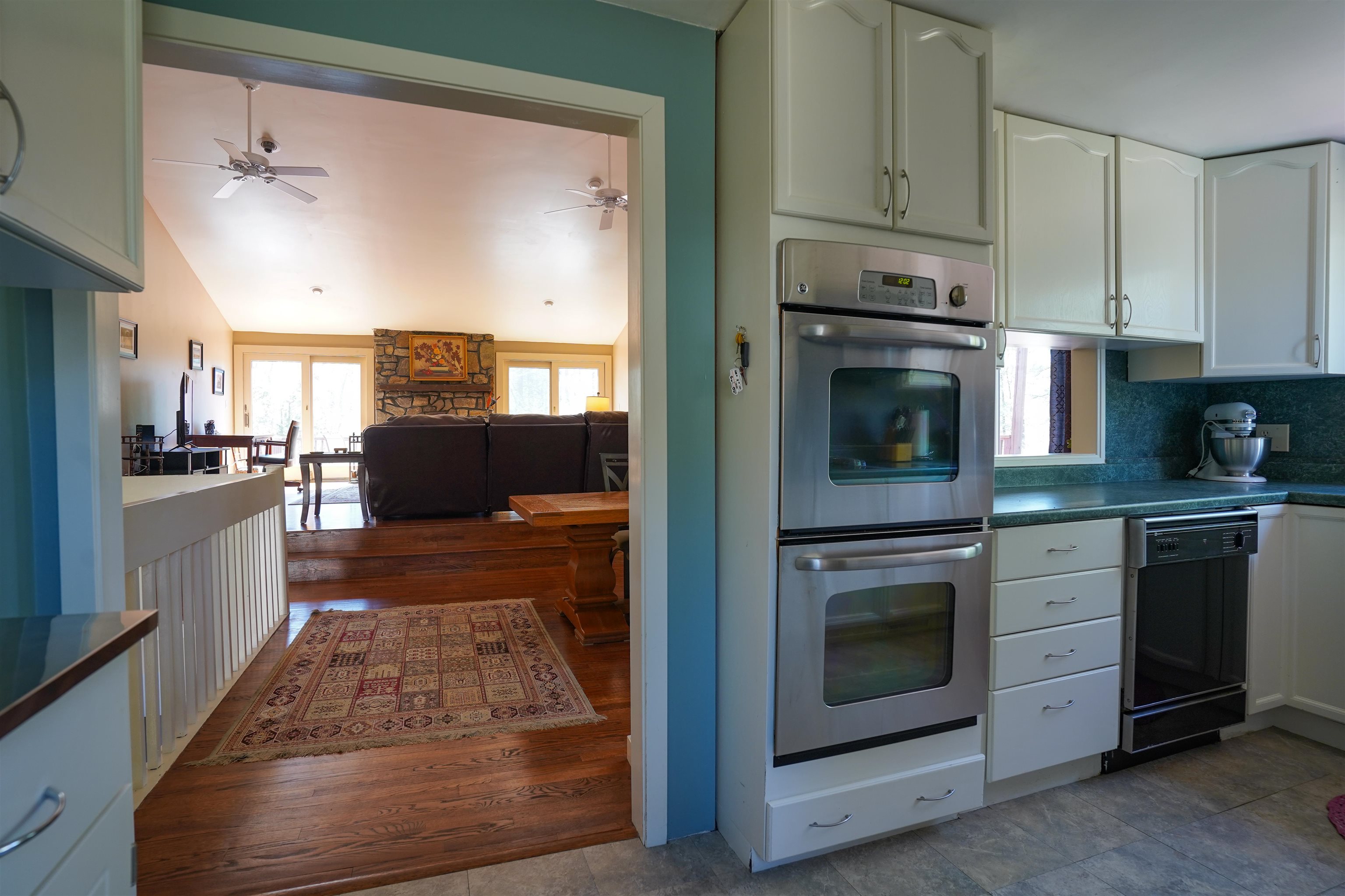 54 Hooker Farm Road Salem, NH 03079 - Photo 5 of 24