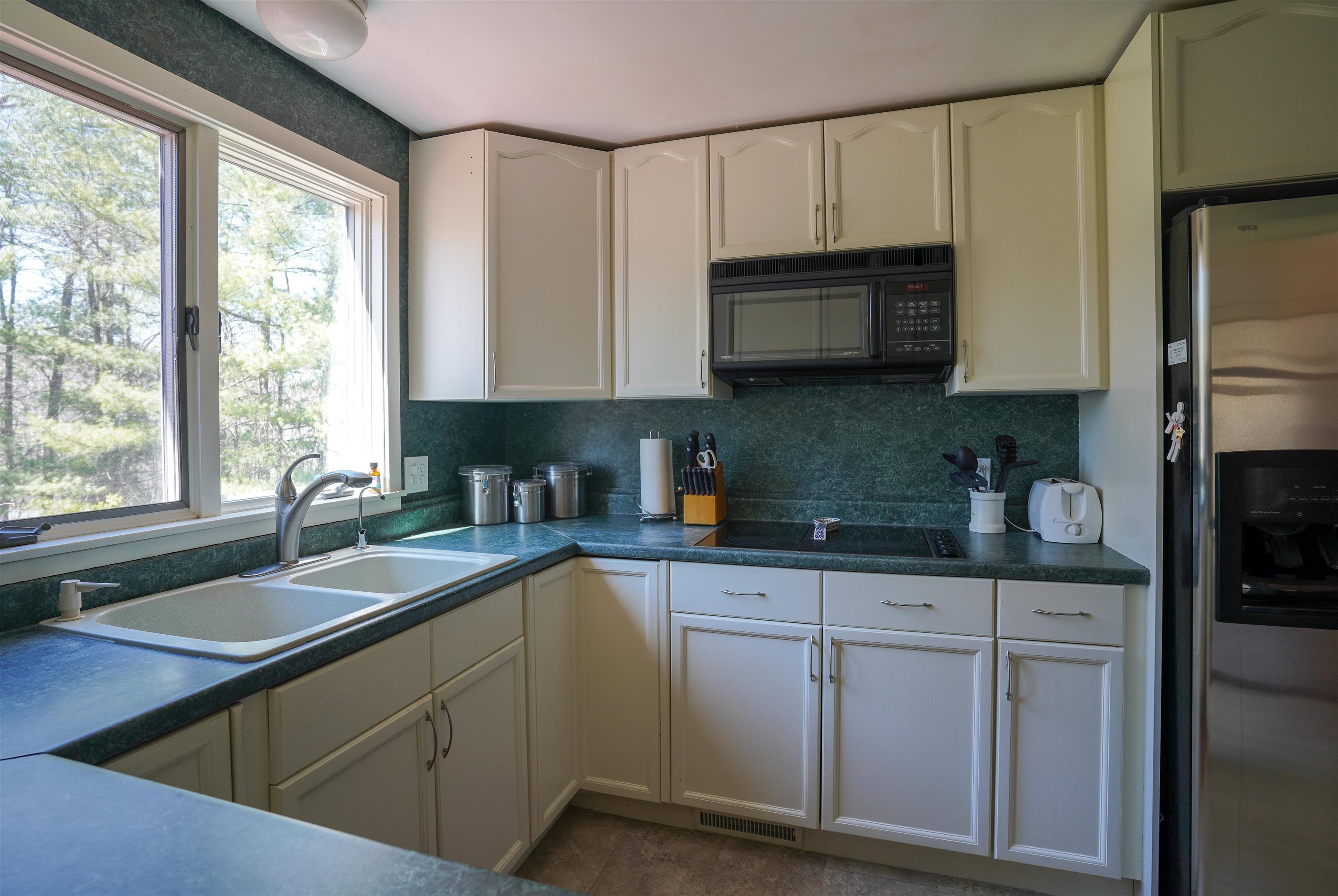 54 Hooker Farm Road Salem, NH 03079 - Photo 7 of 24