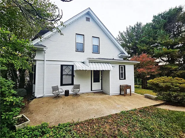 a house view with a outdoor space