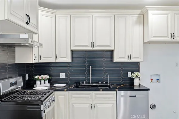 $1,099,000 | 18114 Schoenborn Street, Northridge, CA 91325