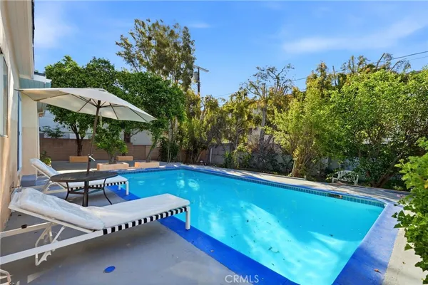 $1,099,000 | 18114 Schoenborn Street, Northridge, CA 91325