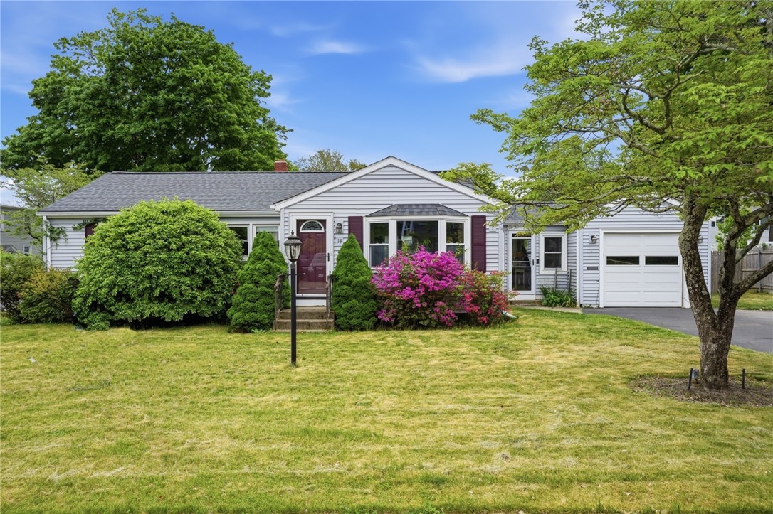 14 Beatrice Avenue Warwick, RI 02889 - Photo 1 of 31