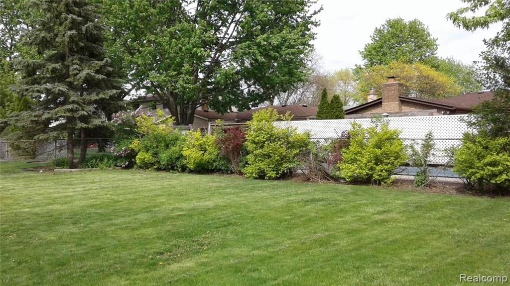 7408 Provincial Road Canton, MI 48187 - Photo 5 of 32