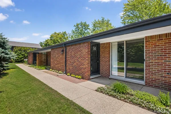 $1,195 | 48770 Shelby Road Road, Unit 14, Utica, MI 48317