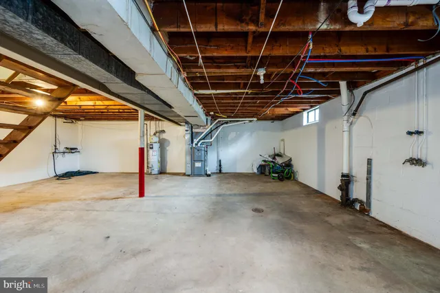 a view of an empty room with window