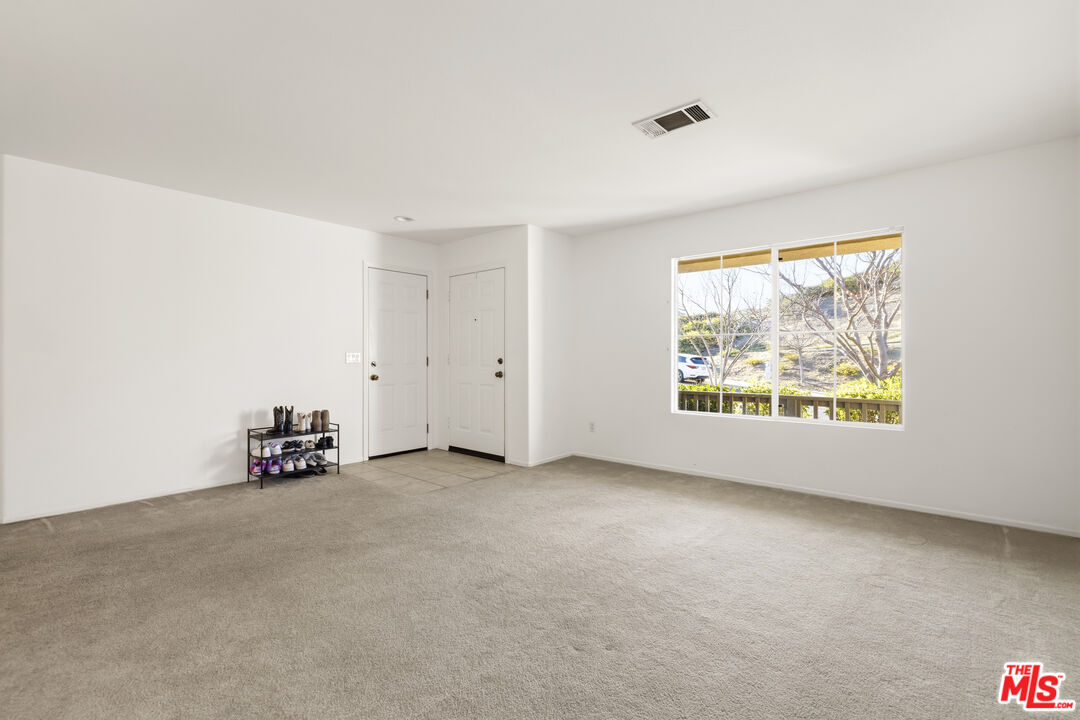 32610 Ridge Top Lane Castaic, CA 91384 - Photo 15 of 50