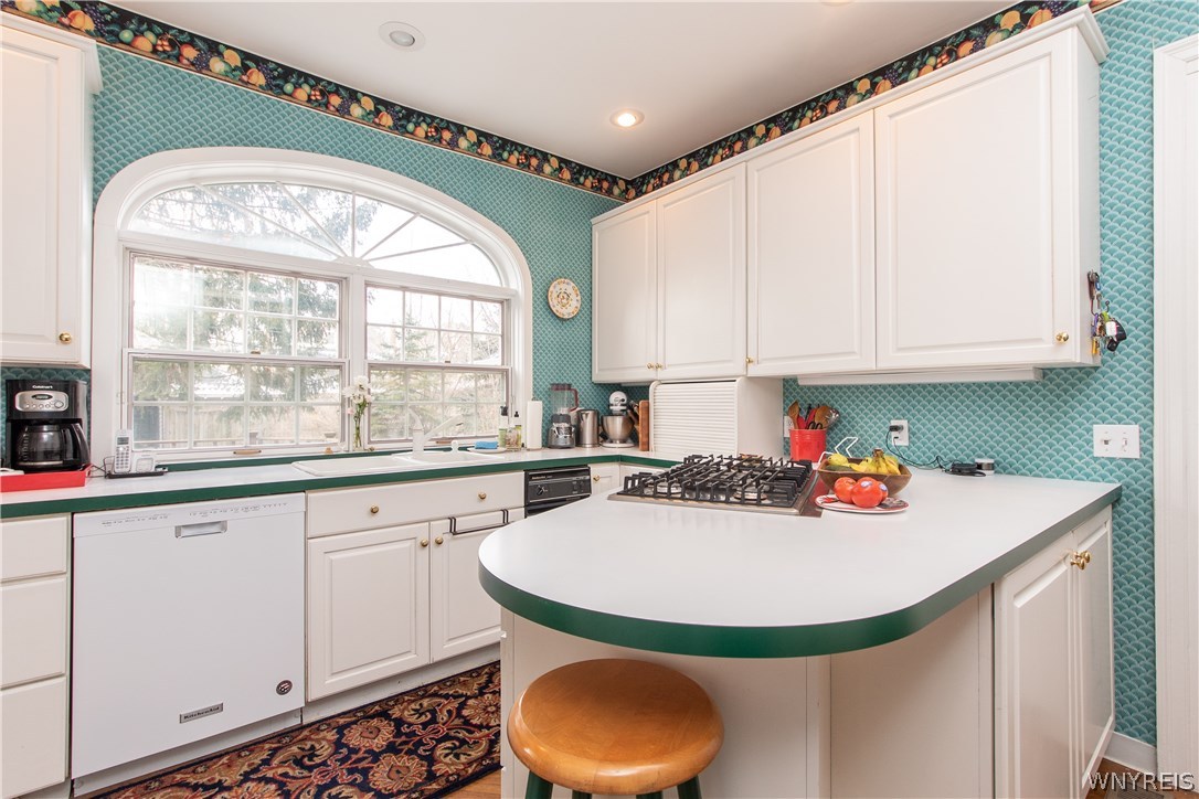 4 Clarendon Place Buffalo, NY 14209 - Photo 13 of 35