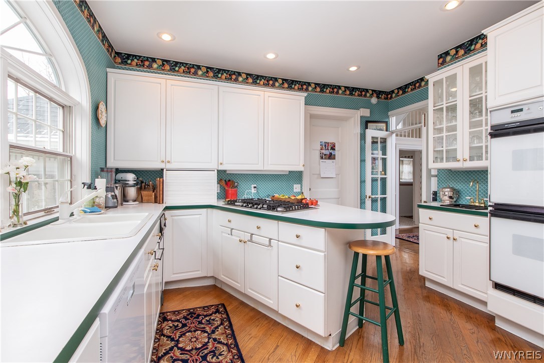 4 Clarendon Place Buffalo, NY 14209 - Photo 14 of 35