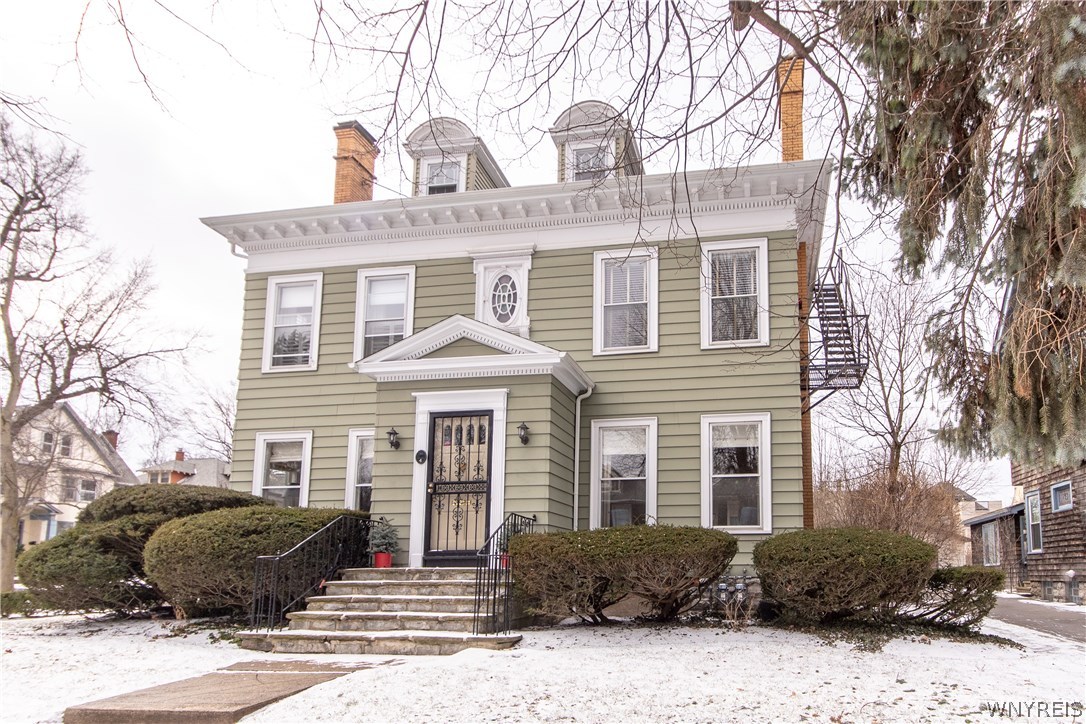 4 Clarendon Place Buffalo, NY 14209 - Photo 2 of 35
