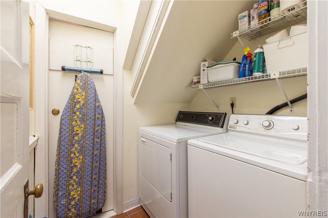 4 Clarendon Place Buffalo, NY 14209 - Photo 23 of 35