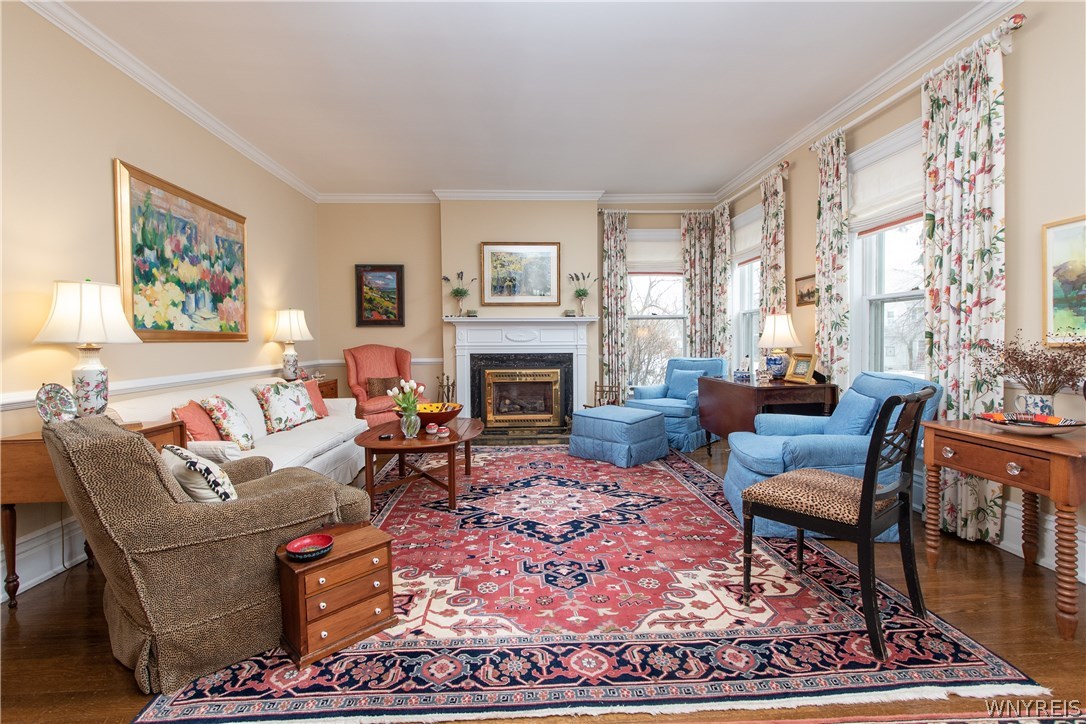 4 Clarendon Place Buffalo, NY 14209 - Photo 4 of 35