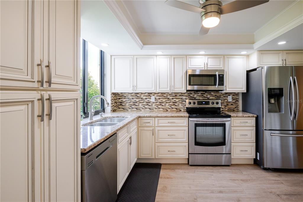 6267 Midnight Pass Road, Unit 306 Sarasota, FL 34242 - Photo 16 of 86
