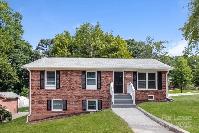 $1,945 | 500 Fallingswood Court, Charlotte, NC 28217