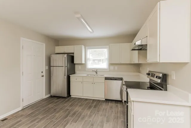 $1,945 | 500 Fallingswood Court, Charlotte, NC 28217