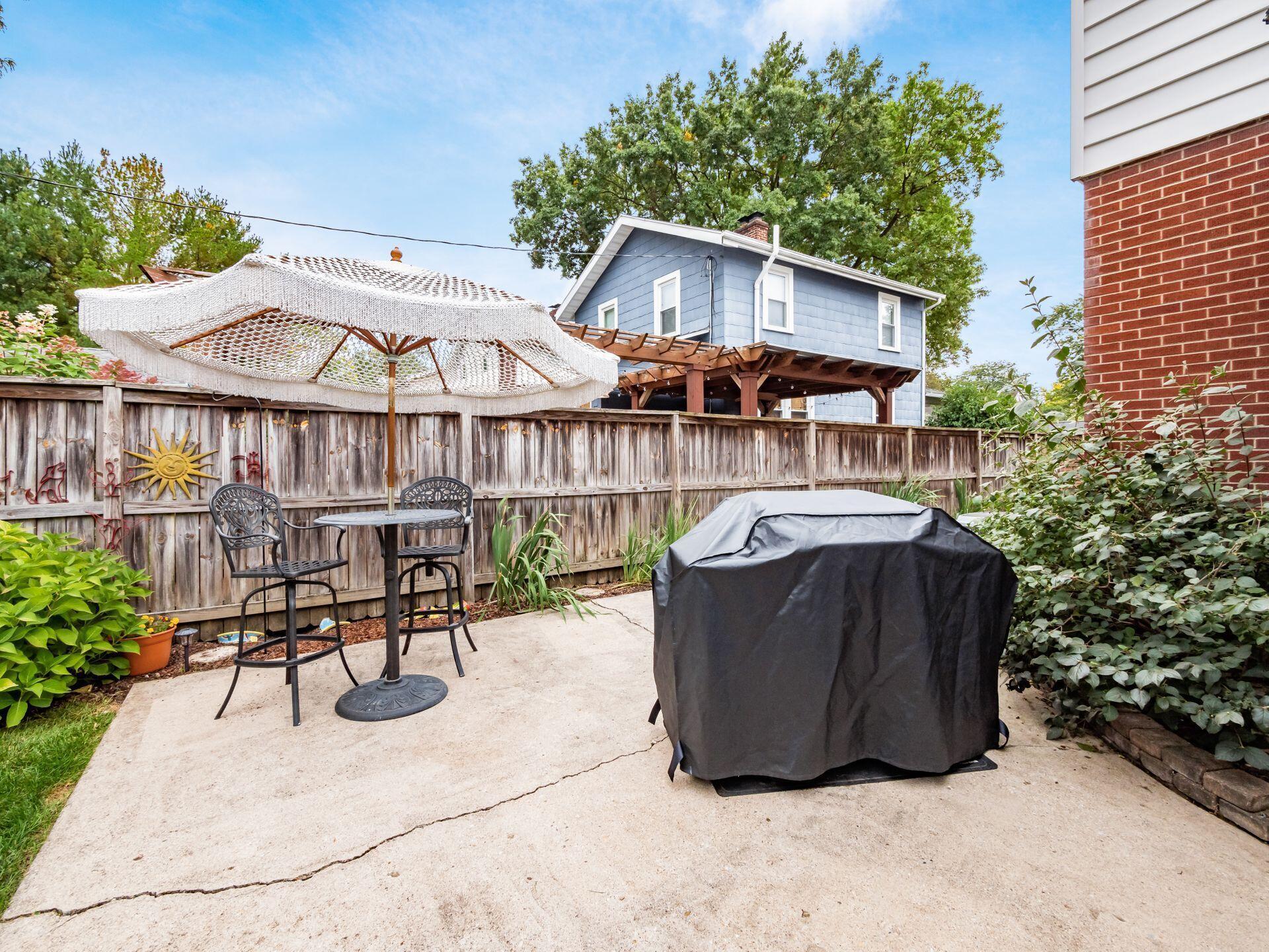 196 East Beaumont Road Columbus, OH 43214 - Photo 35 of 49 more patio