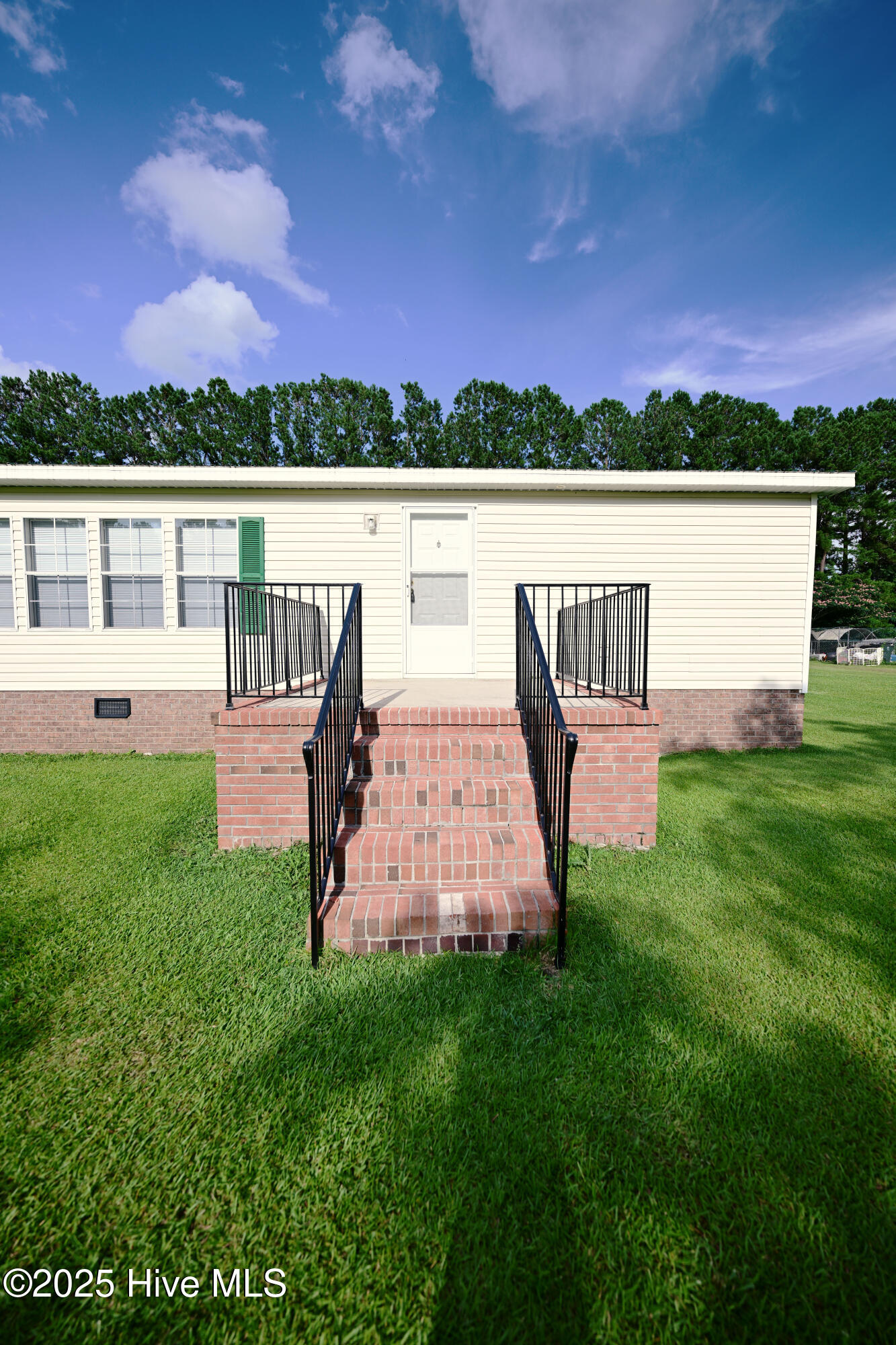 242 Old Timber Road Jacksonville, NC 28540 - Photo 4 of 25 Beautiful front porch