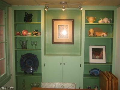 2356 Queenston Road Cleveland, OH 44118 - Photo 8 of 21 Gallery Image 8