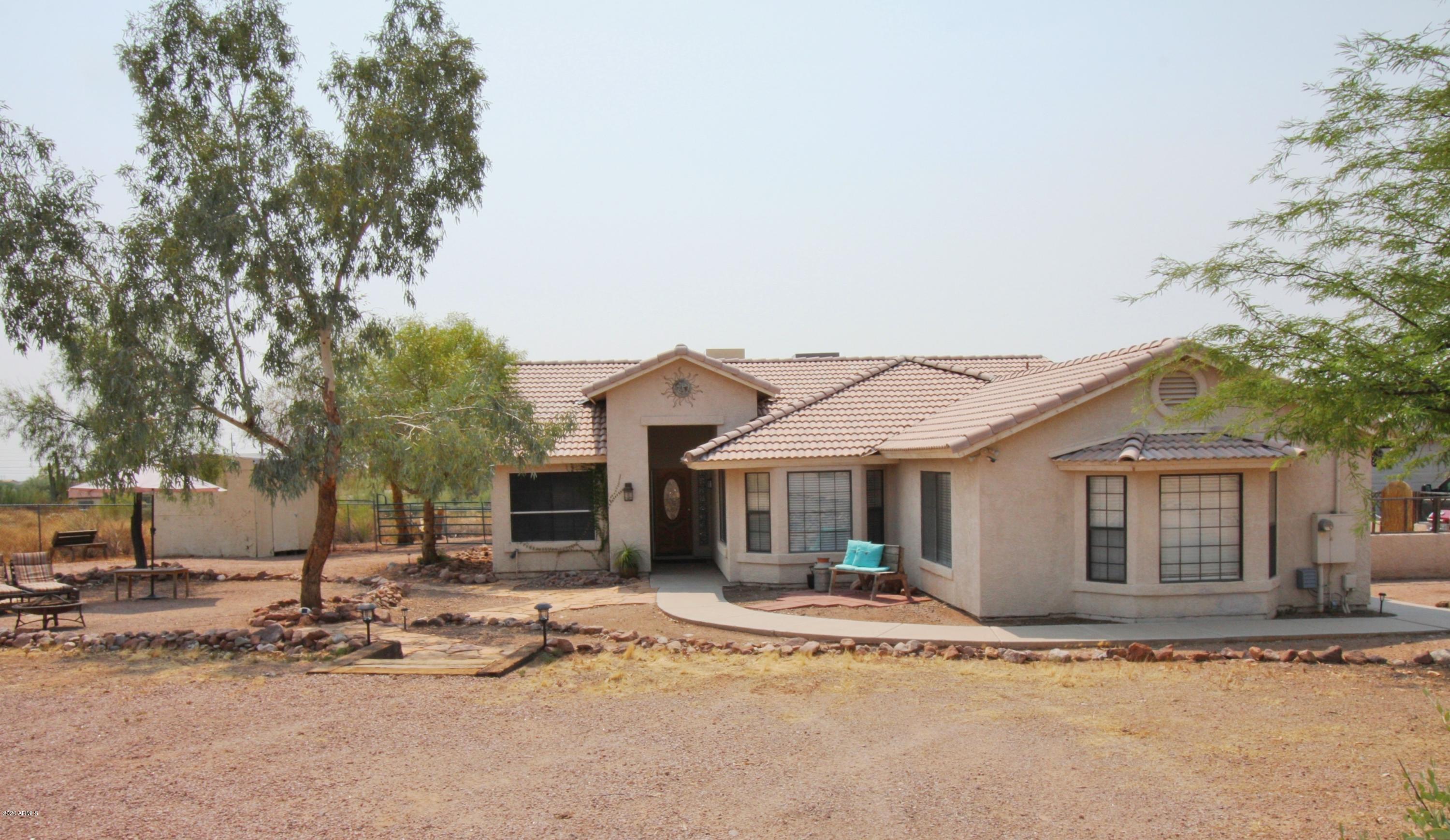 94 North Mountain View Road Apache Junction, AZ 85119 - Photo 1 of 27 Front2