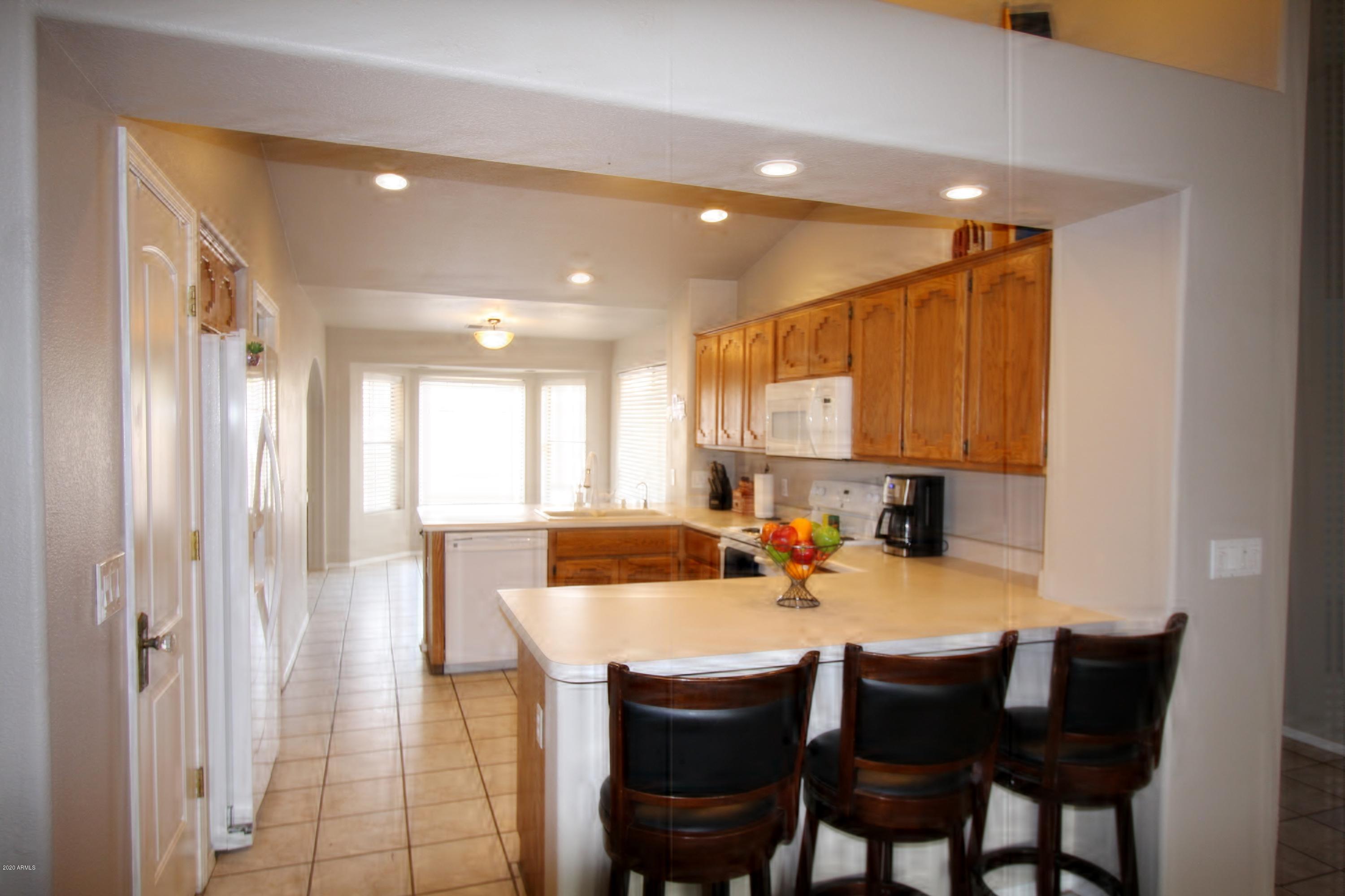 94 North Mountain View Road Apache Junction, AZ 85119 - Photo 6 of 27 KitBrkBar