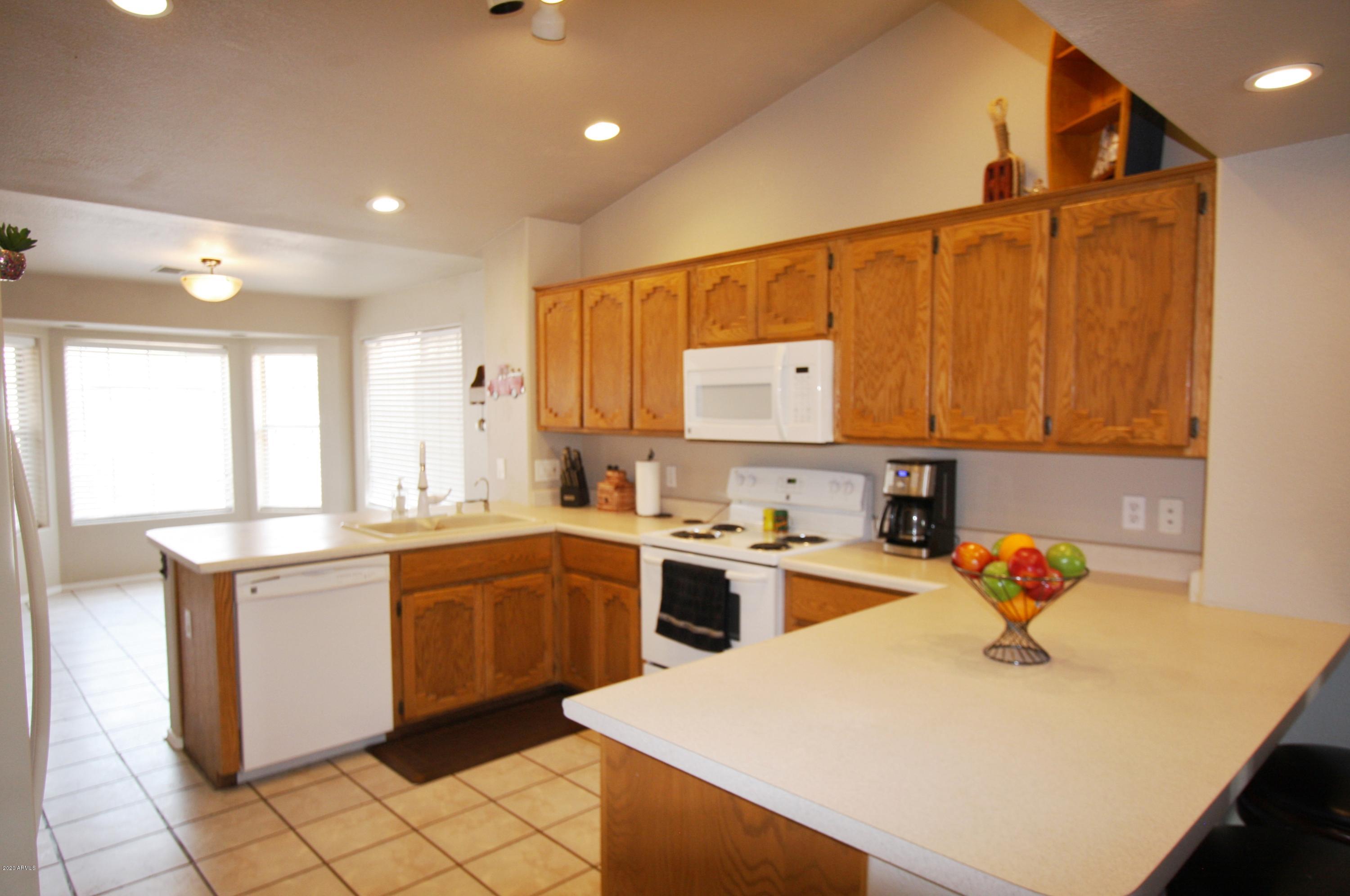 94 North Mountain View Road Apache Junction, AZ 85119 - Photo 7 of 27 Kitchen