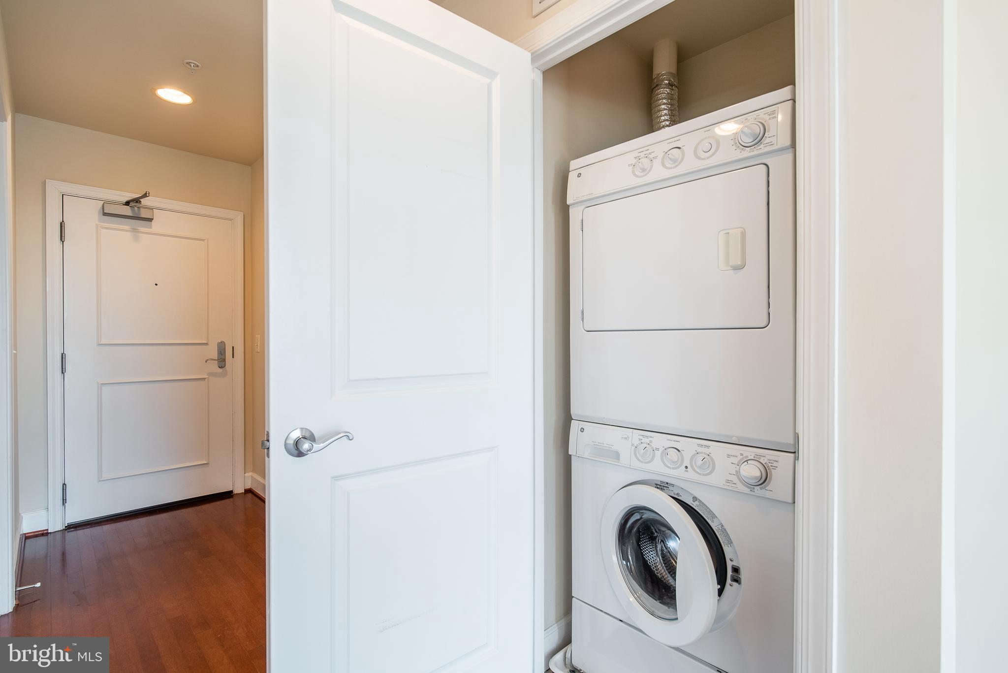 3600 South Glebe Road, Unit 1121W Arlington, VA 22202 - Photo 17 of 31 In-unit laundry