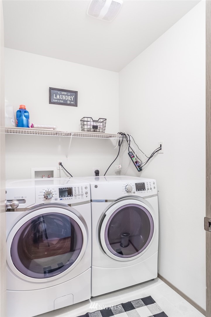 20426 Corbridge Road Southeast Monroe, WA 98272 - Photo 16 of 23 a utility room with dryer and washer