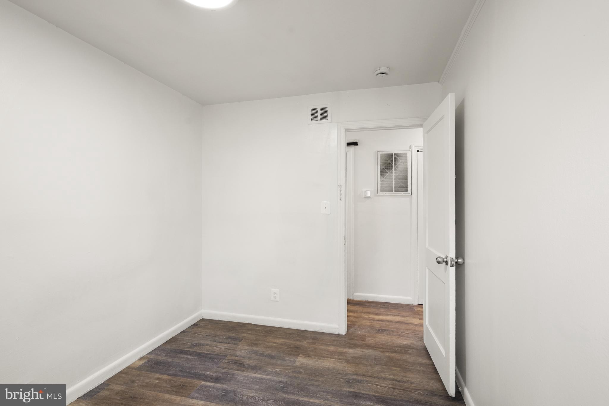28 East Reed Avenue Alexandria, VA 22305 - Photo 22 of 33 a view of an empty room