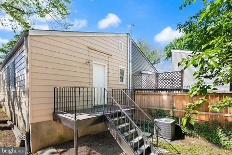 $449,000 | 28 East Reed Avenue, Alexandria, VA 22305