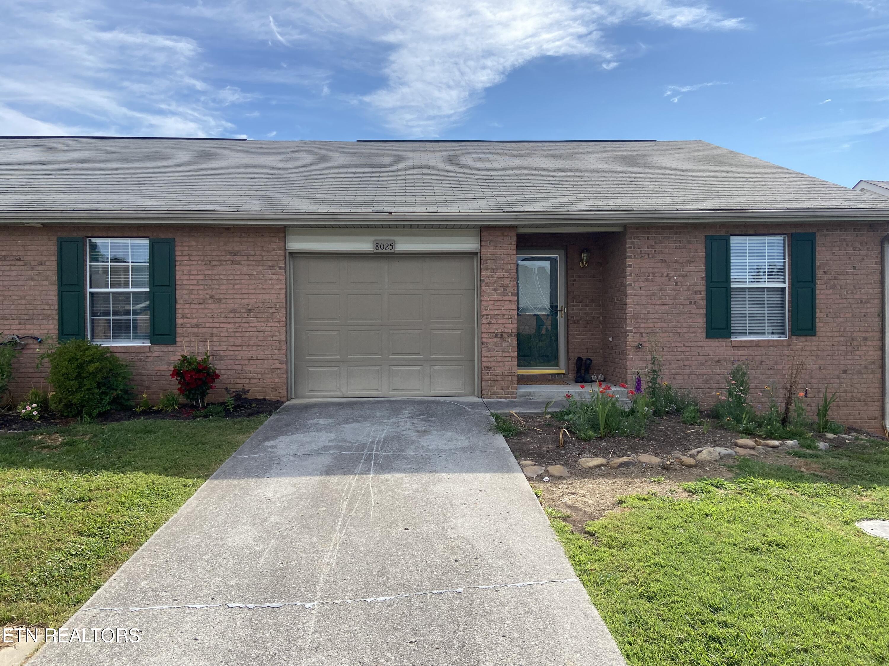 8025 Stablegate Way Powell, TN 37849 - Photo 1 of 20 IMG_9653