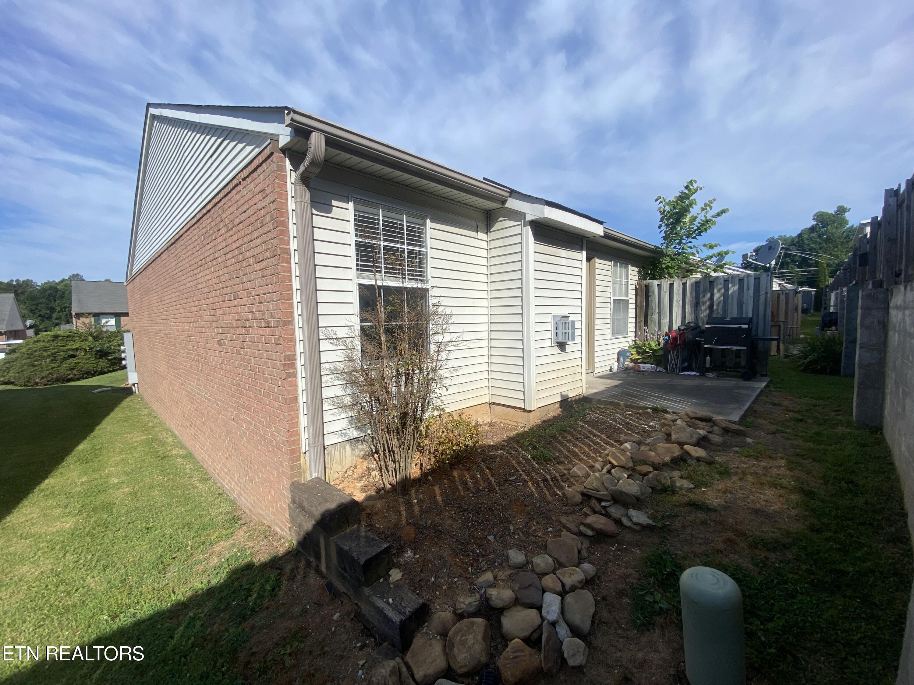 8025 Stablegate Way Powell, TN 37849 - Photo 7 of 20 IMG_9649
