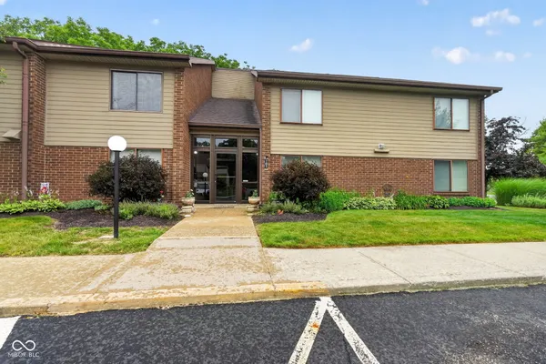 $269,900 | 101 Knoll Court, Unit A, Noblesville, IN 46062
