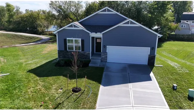 $359,990 | 813 Bentley Drive, Belton, MO 64012
