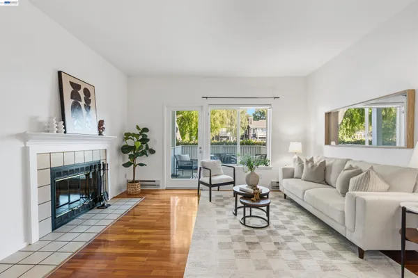 $399,000 | 15 Marina Lakes Drive, Richmond, CA 94804