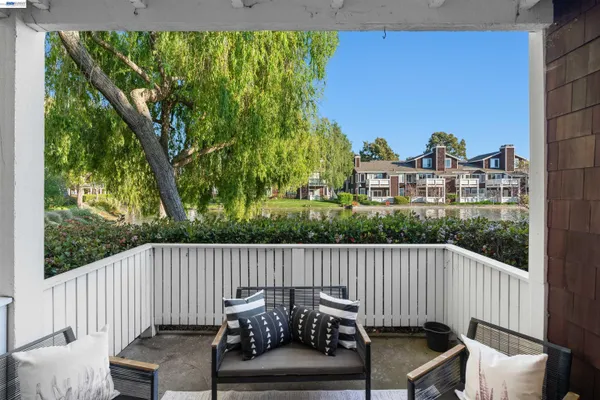 $399,000 | 15 Marina Lakes Drive, Richmond, CA 94804