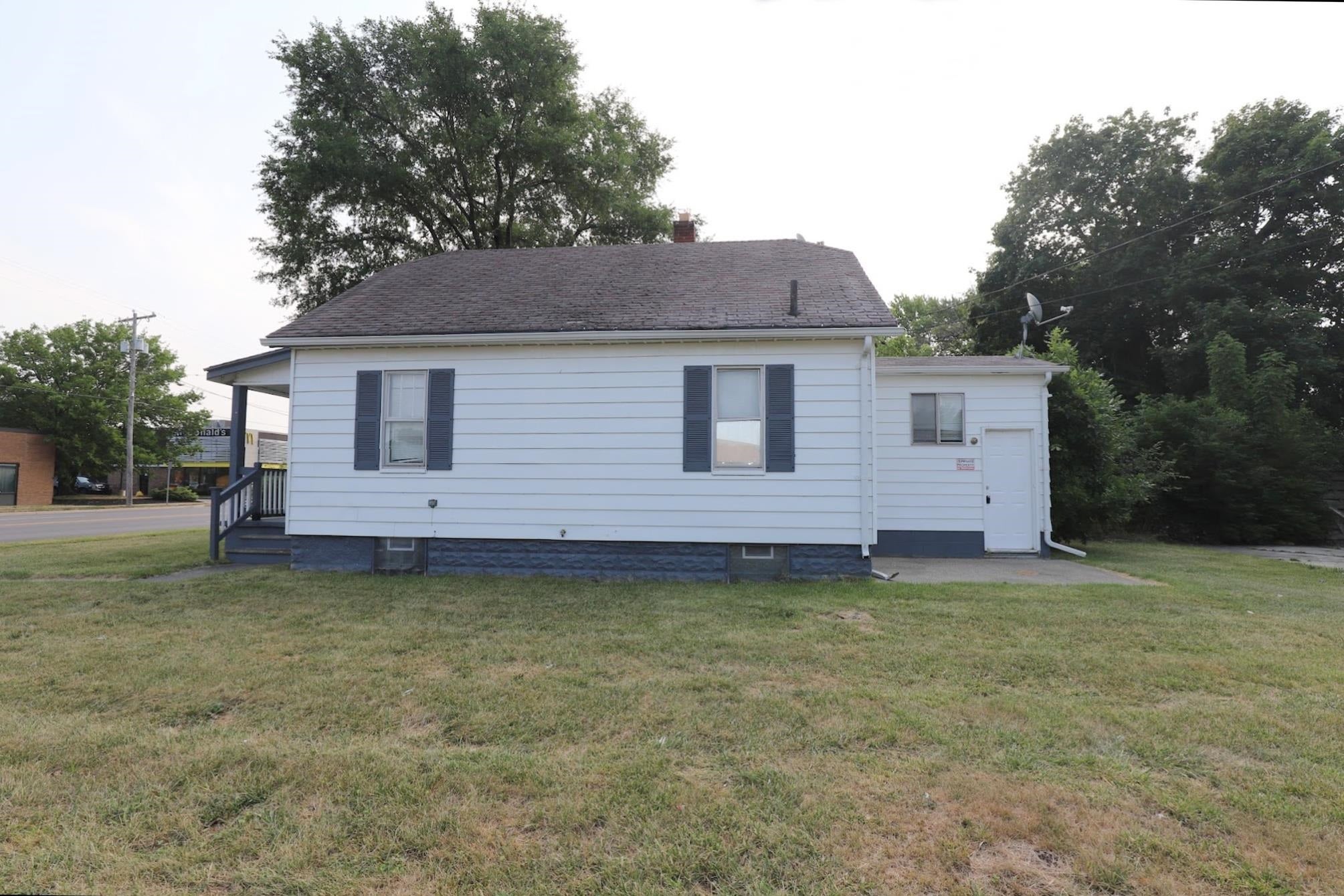 3702 Davison Road Flint, MI 48506 - Photo 12 of 18 Gallery Image 12