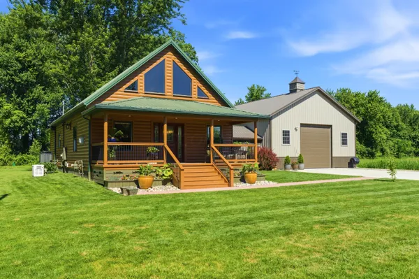 $550,000 | 13525 Newark Drive, Millersport, OH 43046