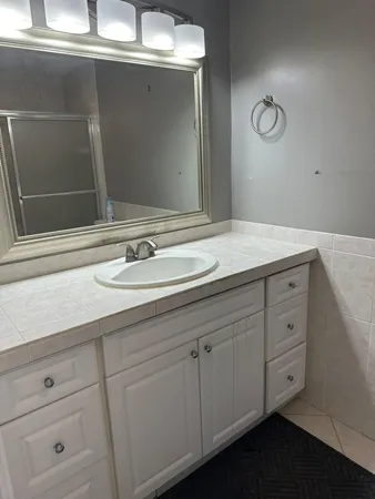 $1,575 | 15 South Golfview Road, Unit 504, Lake Worth Beach, FL 33460