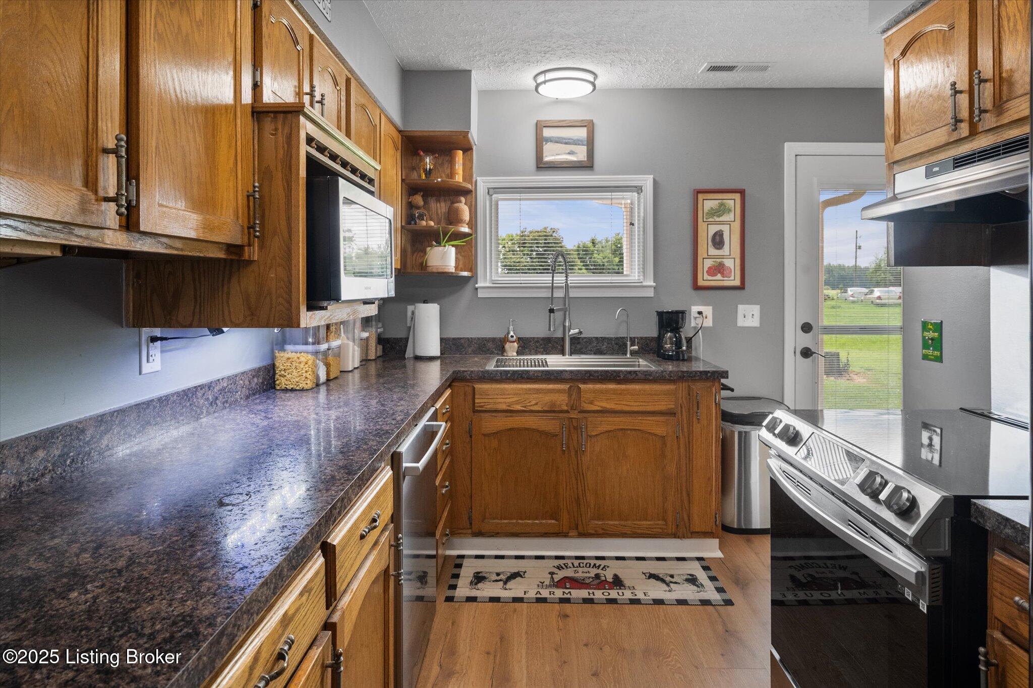638 Light Lane Shepherdsville, KY 40165 - Photo 26 of 58 023-638 Lights Ln-0159
