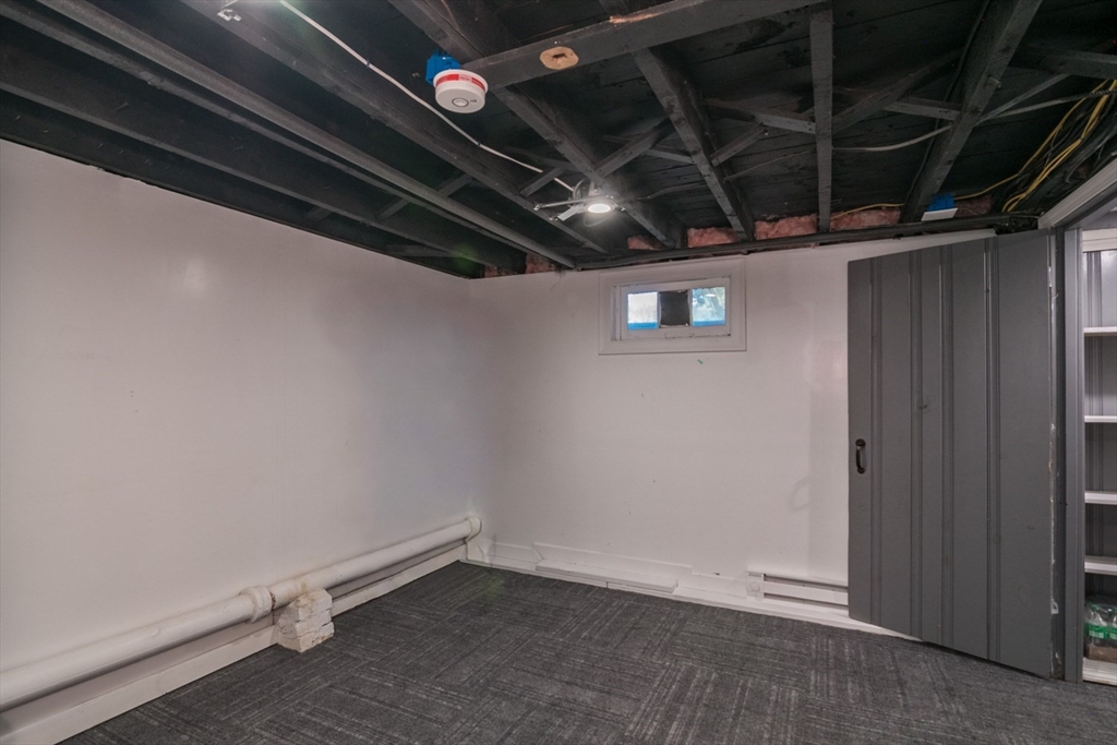 379 Roosevelt Avenue Springfield, MA 01118 - Photo 32 of 32