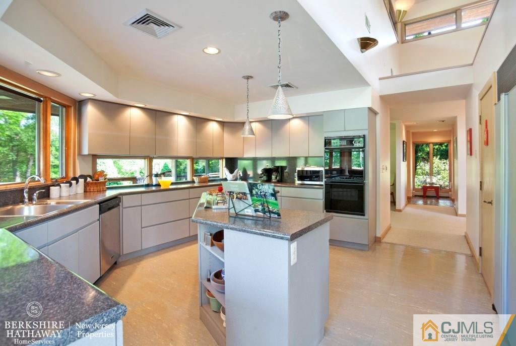 203 Farmsedge Road Branchburg, NJ 08853 - Photo 7 of 24 Gallery Image 7