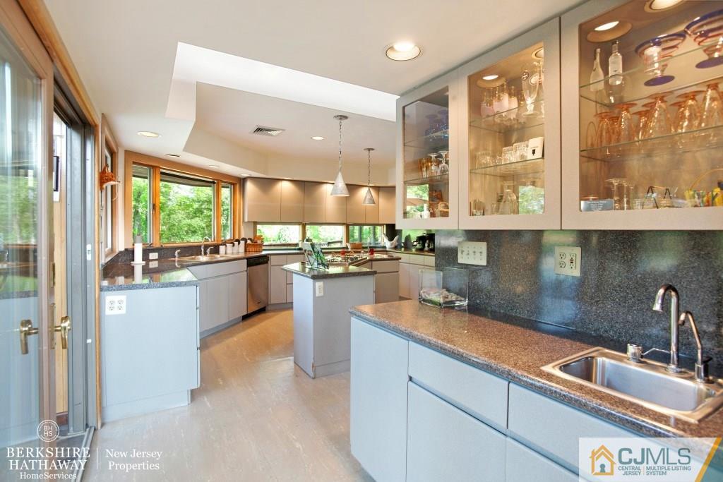 203 Farmsedge Road Branchburg, NJ 08853 - Photo 8 of 24 Gallery Image 8