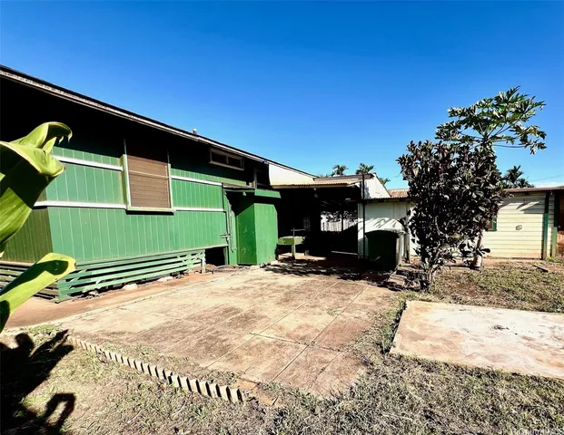 a view of a tennis court