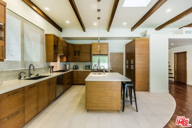 $14,500 | 14649 Addison Street, Sherman Oaks, CA 91403