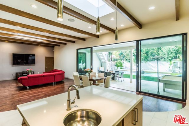 $14,500 | 14649 Addison Street, Sherman Oaks, CA 91403