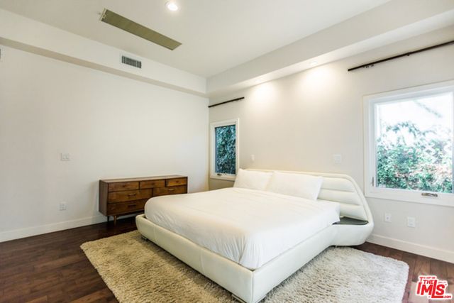 $14,500 | 14649 Addison Street, Sherman Oaks, CA 91403