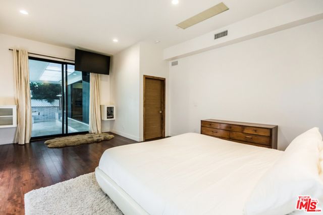 $14,500 | 14649 Addison Street, Sherman Oaks, CA 91403