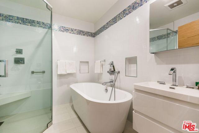 $14,500 | 14649 Addison Street, Sherman Oaks, CA 91403