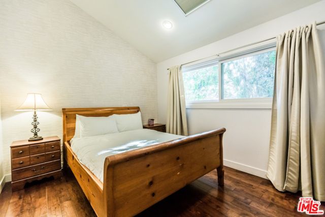 $14,500 | 14649 Addison Street, Sherman Oaks, CA 91403